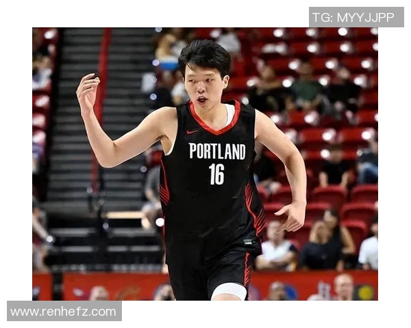 中国男篮新秀在NBA夏联大放异彩,媒体盛赞“未来之星”