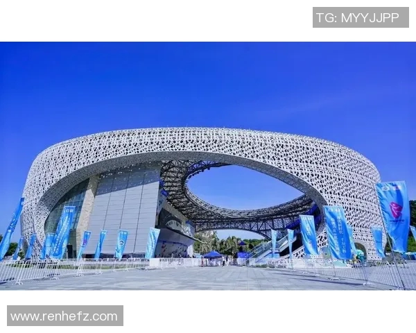 国家攀岩中心落成开放，设备达国际一流水准